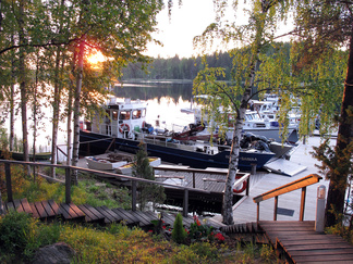 Roope kävi hakemassa talkoiden aikaansaannoksen pois kesäkuun alussa. Kuva Pia Santala
