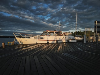 Tuuria illansuussa
Päivi Frilander